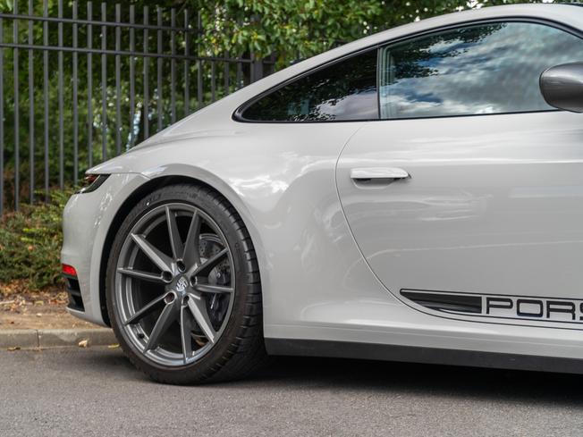 PORSCHE 911 Photo 37