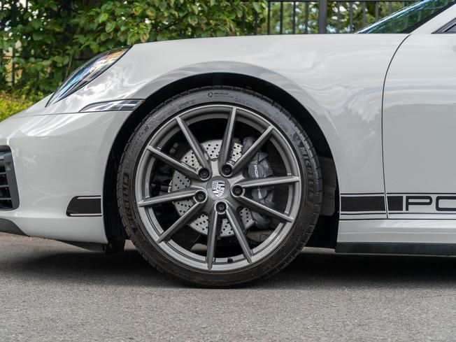 PORSCHE 911 Photo 4