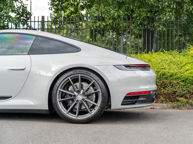 PORSCHE 911 Photo 43