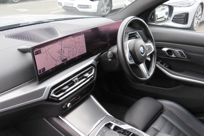 BMW 3 Series Photo 12