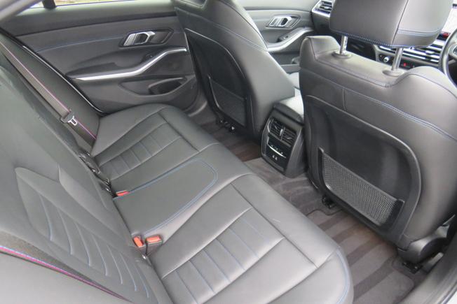BMW 3 Series Photo 18