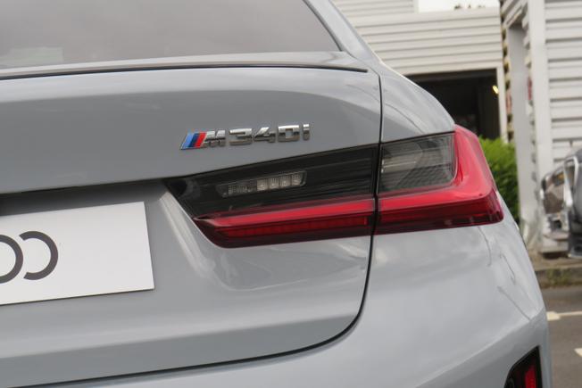 BMW 3 Series Photo 23
