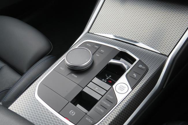 BMW 3 Series Photo 38