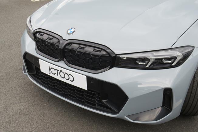 BMW 3 Series Photo 7