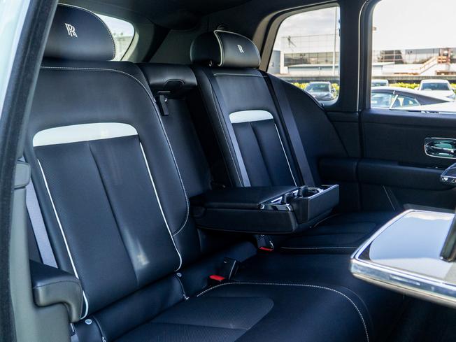 ROLLS-ROYCE Cullinan Photo 15
