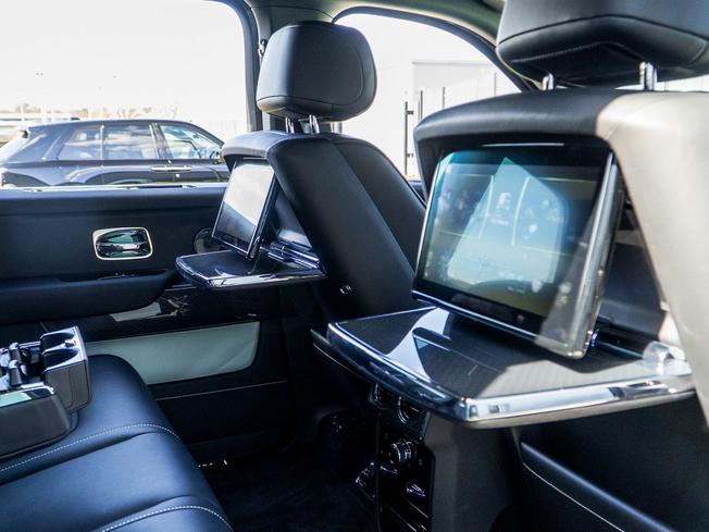 ROLLS-ROYCE Cullinan Photo 16