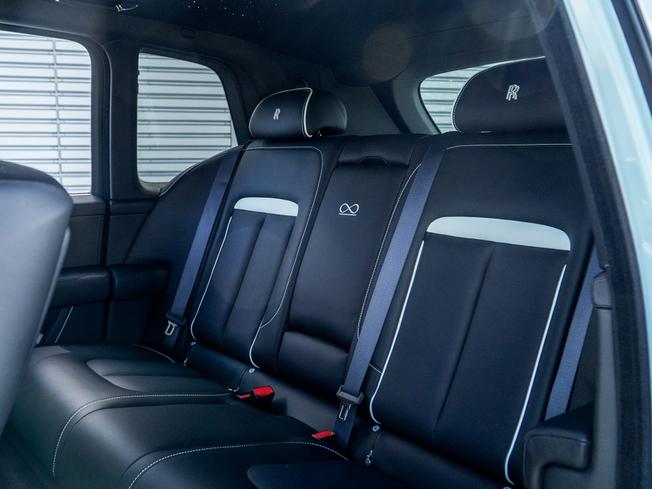 ROLLS-ROYCE Cullinan Photo 22