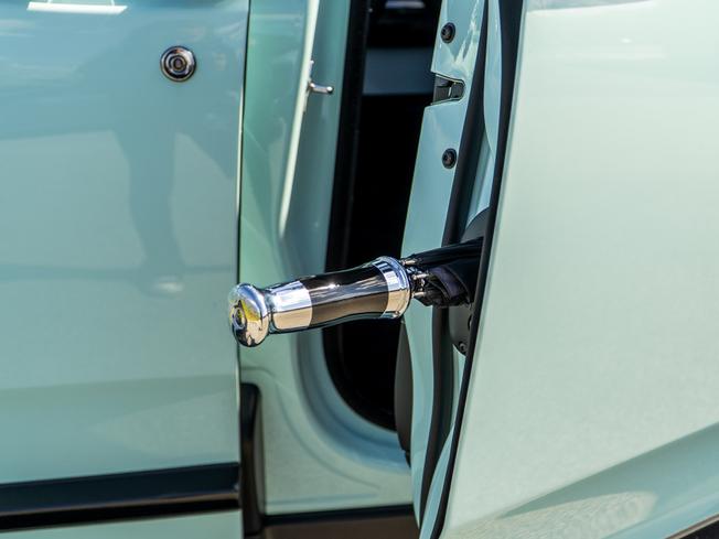ROLLS-ROYCE Cullinan Photo 23
