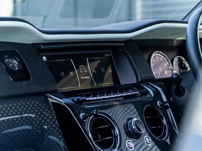 ROLLS-ROYCE Cullinan Photo 25