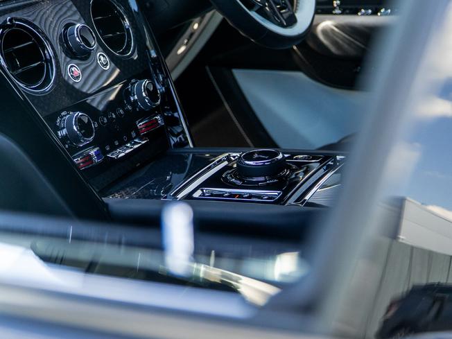 ROLLS-ROYCE Cullinan Photo 26