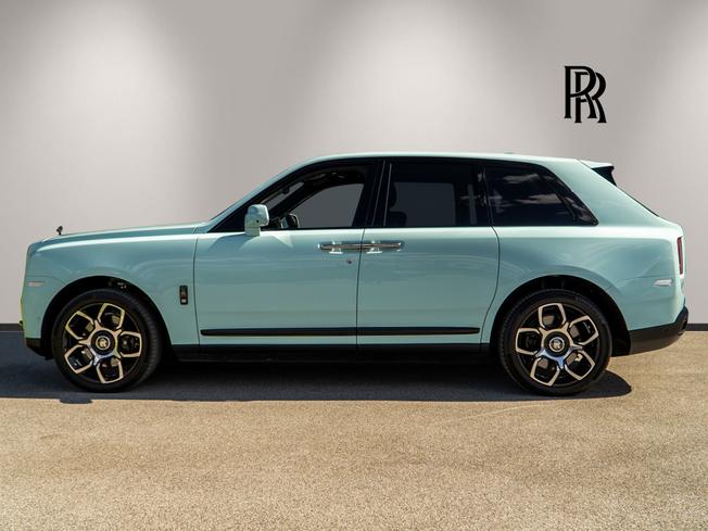 ROLLS-ROYCE Cullinan Photo 3