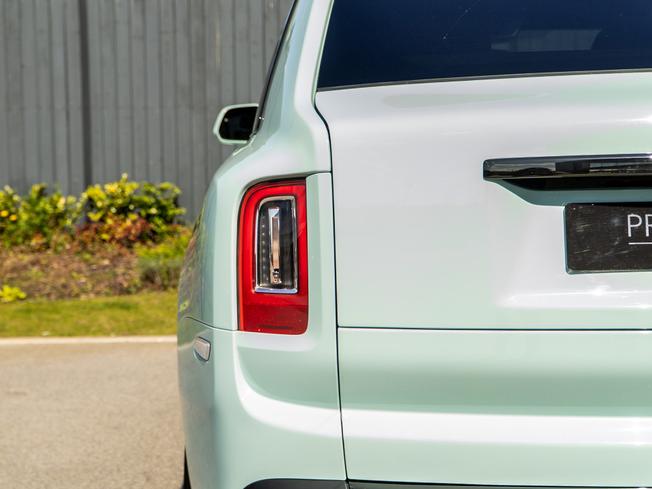ROLLS-ROYCE Cullinan Photo 47