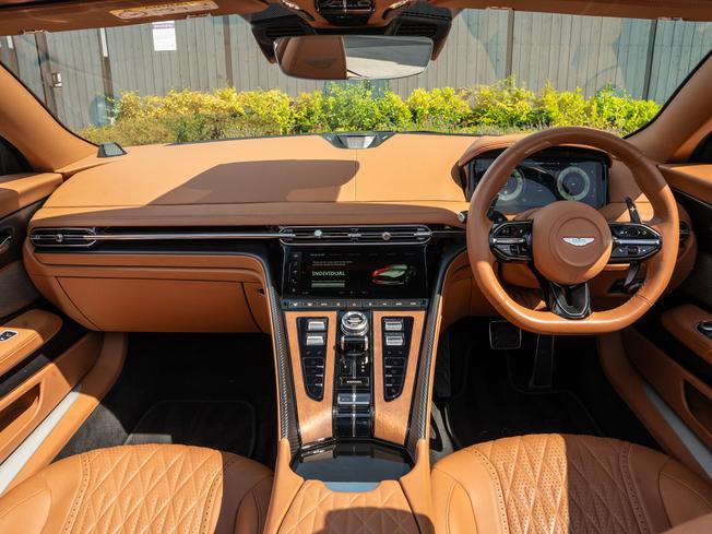 ASTON MARTIN Db12 Photo 10