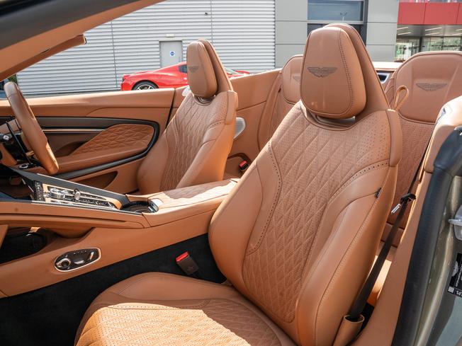 ASTON MARTIN Db12 Photo 12
