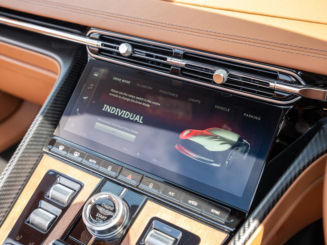 ASTON MARTIN Db12 Photo 13