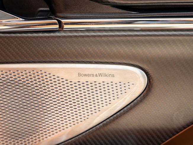 ASTON MARTIN Db12 Photo 18