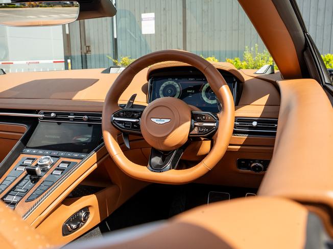 ASTON MARTIN Db12 Photo 22