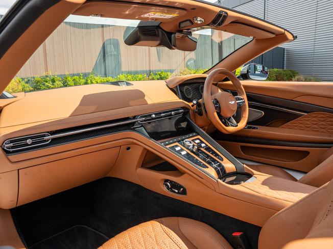 ASTON MARTIN Db12 Photo 27
