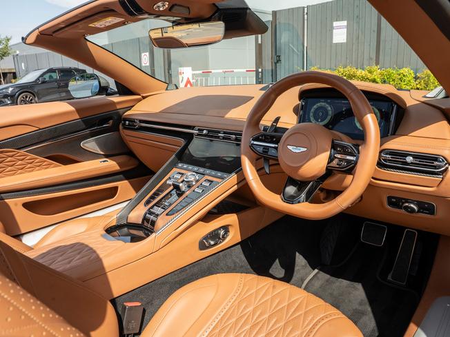 ASTON MARTIN Db12 Photo 3