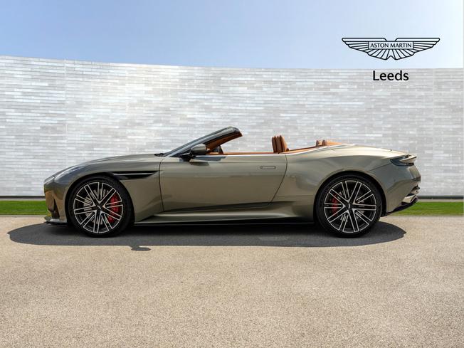 ASTON MARTIN Db12 Photo 33