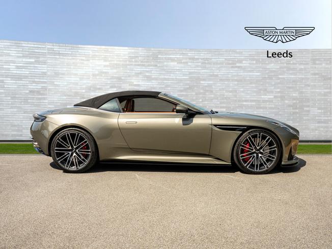 ASTON MARTIN Db12 Photo 34