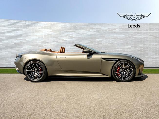 ASTON MARTIN Db12 Photo 35