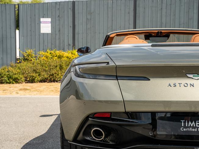 ASTON MARTIN Db12 Photo 38