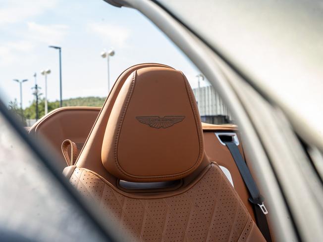 ASTON MARTIN Db12 Photo 5