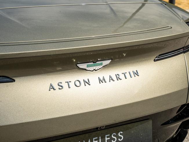 ASTON MARTIN Db12 Photo 8