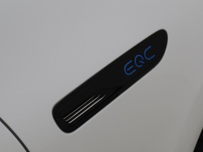 MERCEDES-BENZ Eqc Photo 16
