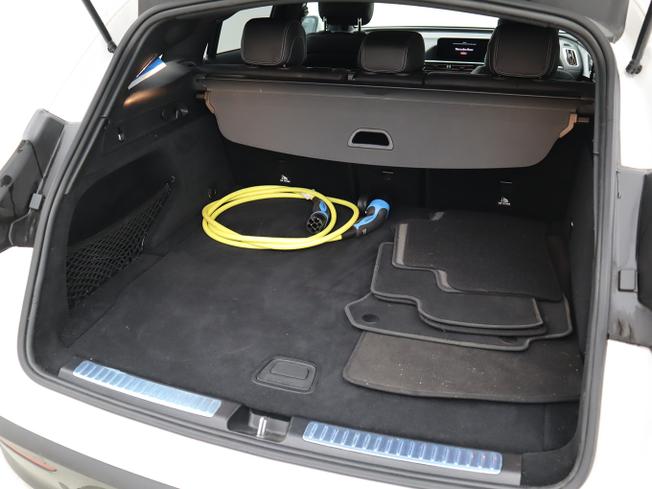 MERCEDES-BENZ Eqc Photo 9