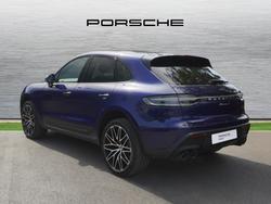 PORSCHE Macan Photo 2