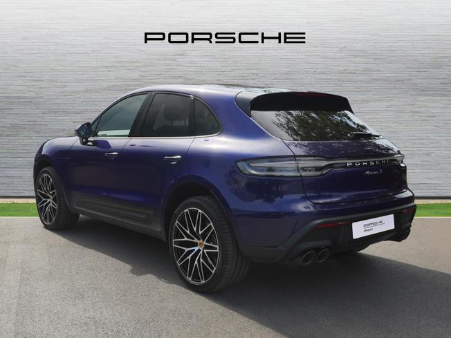 PORSCHE Macan Photo 2