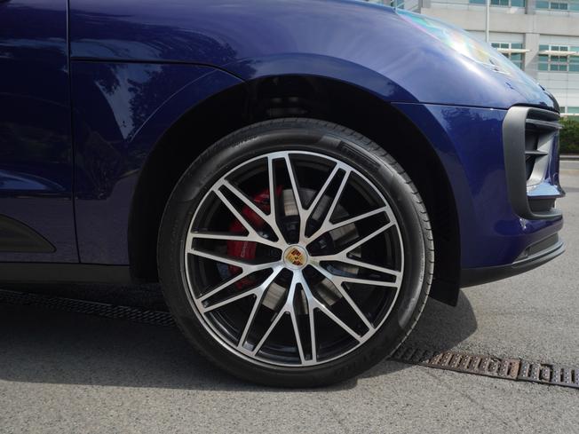 PORSCHE Macan Photo 4