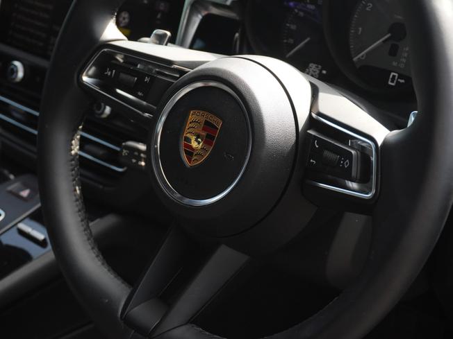 PORSCHE Macan Photo 8