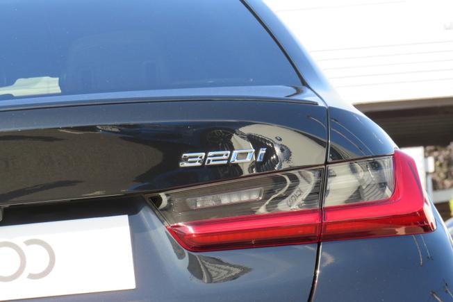 BMW 3 Series Photo 13