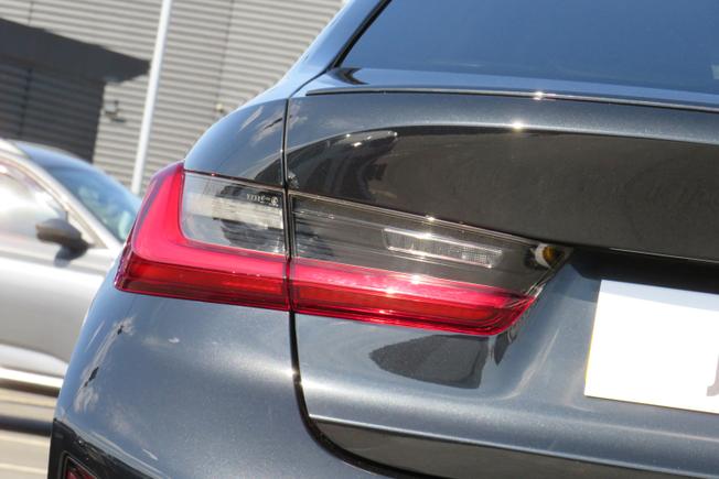 BMW 3 Series Photo 14