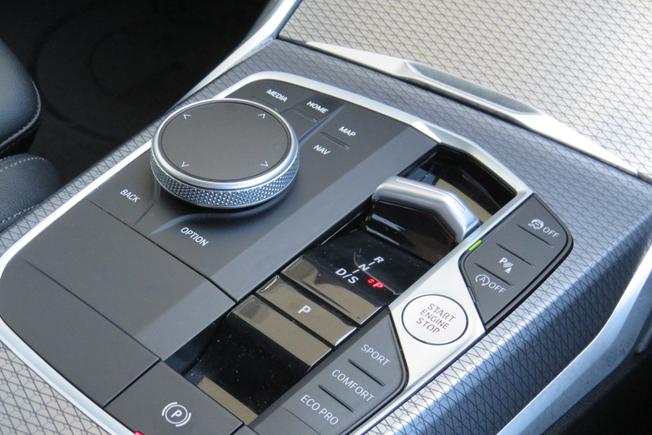 BMW 3 Series Photo 29