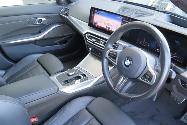 BMW 3 Series Photo 32