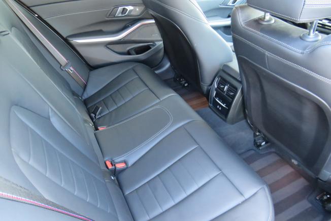 BMW 3 Series Photo 35