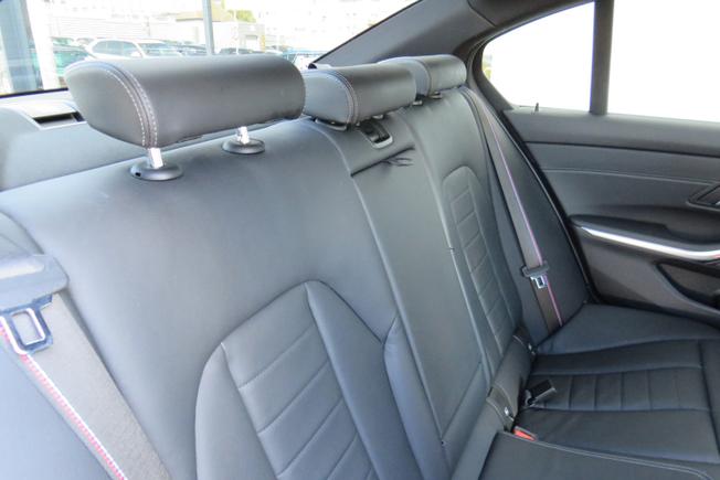 BMW 3 Series Photo 36