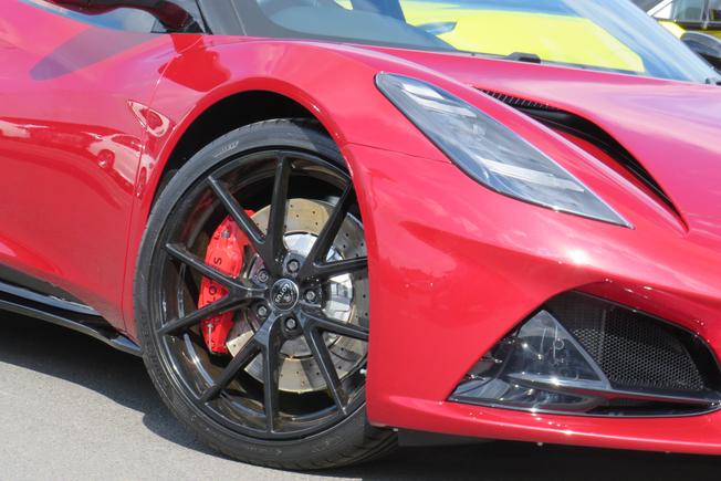 LOTUS Emira Photo 10