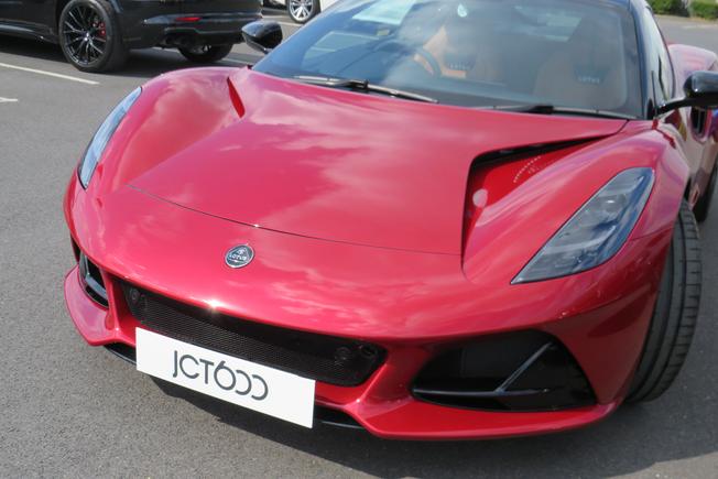 LOTUS Emira Photo 12