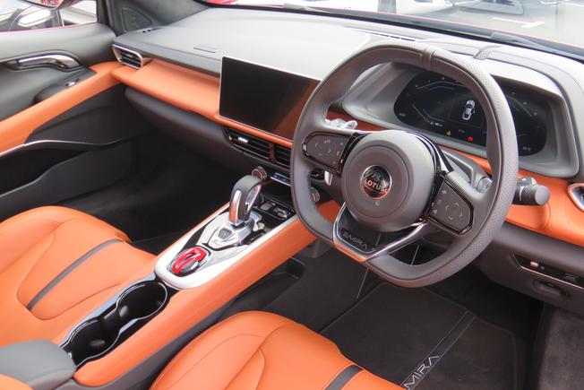 LOTUS Emira Photo 7
