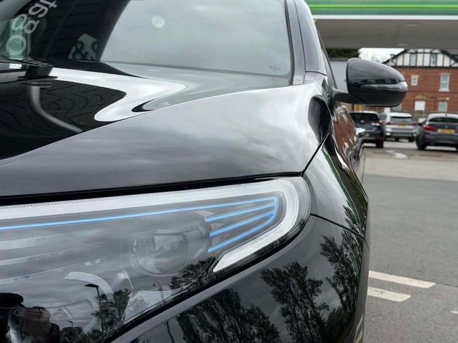 MERCEDES-BENZ EQC Photo 12