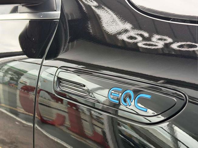 MERCEDES-BENZ EQC Photo 14