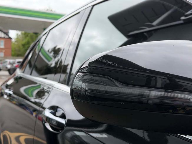 MERCEDES-BENZ EQC Photo 15