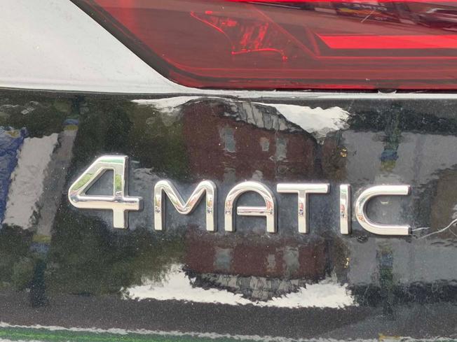 MERCEDES-BENZ EQC Photo 20