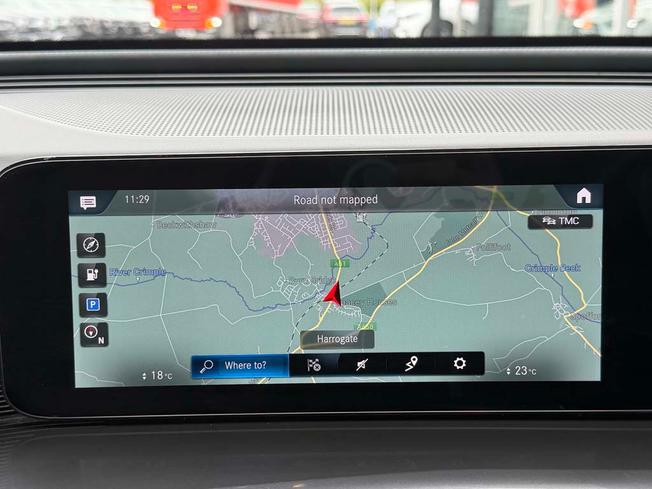MERCEDES-BENZ EQC Photo 24