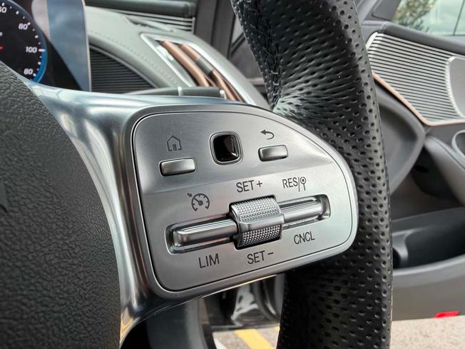 MERCEDES-BENZ EQC Photo 27